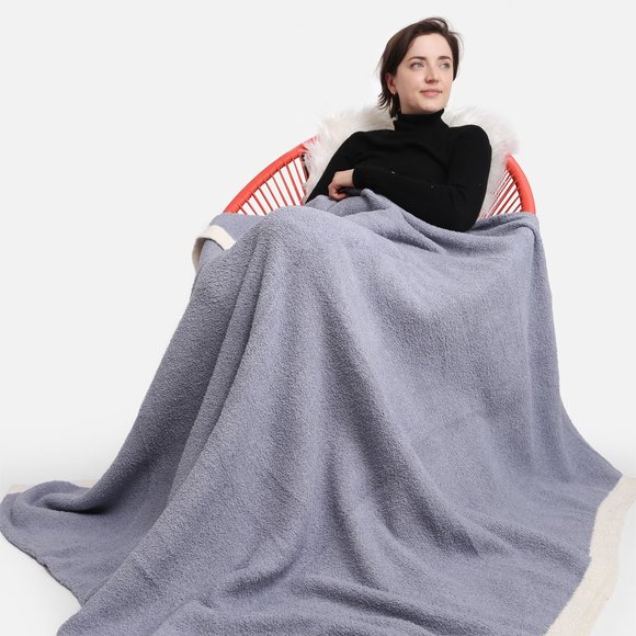 P/S Solid Color with Edge Luxury Soft Throw Blanket·50x60·Super Soft·ComfyLuxe - Picture 4 of 9